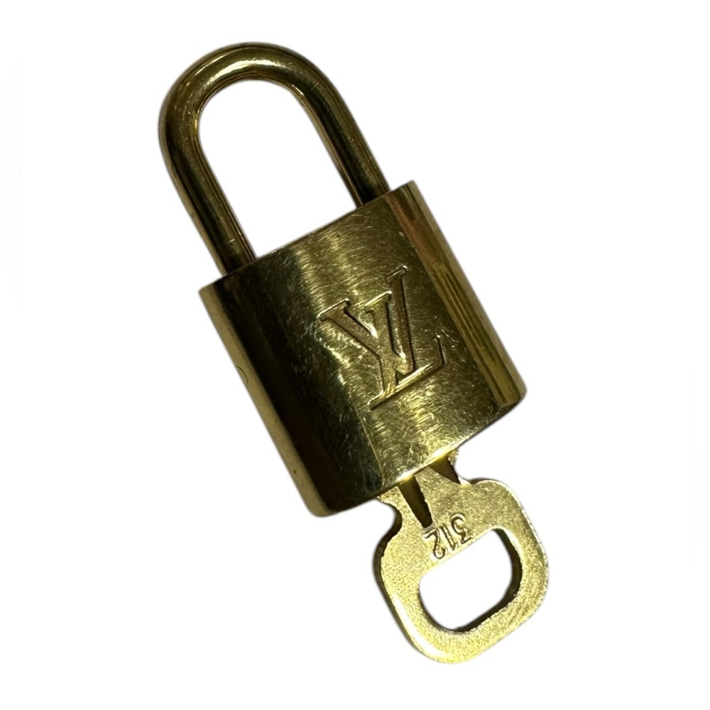 LV Louis Vuitton Lock With Key 312